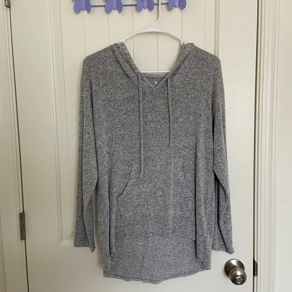 EUC | American‎ Eagle Outfitters women’s soft & sexy hooded plush top — medium